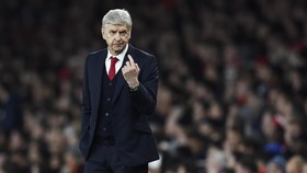 Legenda Arsenal Ingatkan Wenger Jangan Latih Inggris