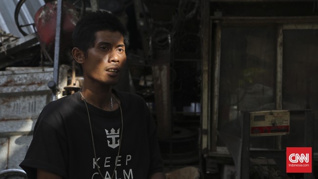 I Wayan Sudarmana mempunyai minat terhadap bidang ilmu biologi dengan membuat pakan ternak yang ia pelajari secara otodidak demi menafkahi keluarga.