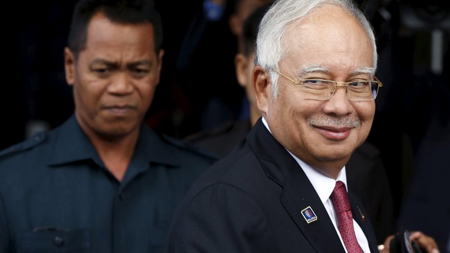 Presiden Donald Trump mengundang PM Malaysia Najib Razak yang tengah diselidiki oleh Kementerian Kehakiman AS atas dugaan korupsi dan pencucian uang.