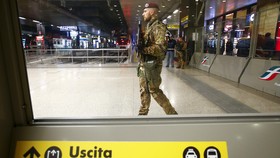 Ada Pria Bersenjata, Penumpang di Stasiun Roma Dievakuasi