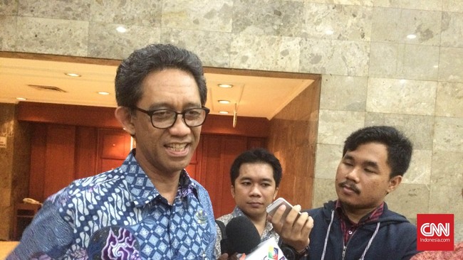 Skema TKDN ponsel 4G yang bobotnya 0 persen peranti keras dan 100 persen peranti lunak dikritisi, terutama bagi vendor yang telah bangun pabrik di Indonesia.