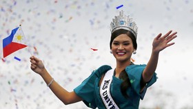 Miss Universe Absen di Malam Final Puteri Indonesia 2015