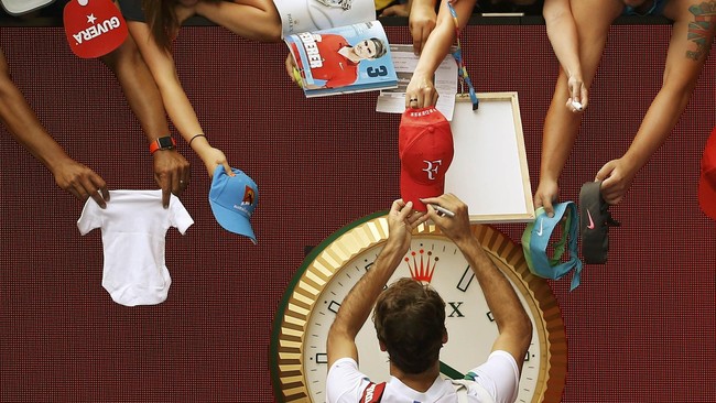 Foto Terbaik Kemenangan Mudah Roger Federer