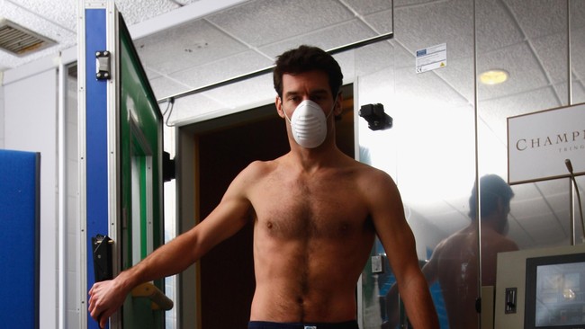 Metode cryotherapy mulai diperkenalkan di dunia olahraga, terutama sepak bola dan rugbi, pada tahun 2000-an awal.