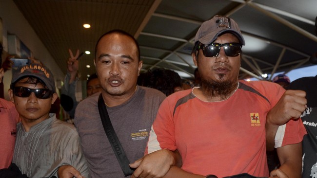 Pengamat terorisme dari Universitas Indonesia Ridwan Habib mengatakan Indonesia terutama Poso dipilih warga negara Uighur karena akses masuk yang gampang.