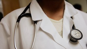 Polisi Selidiki Dokter yang Merawat Prince Sebelum Mangkat