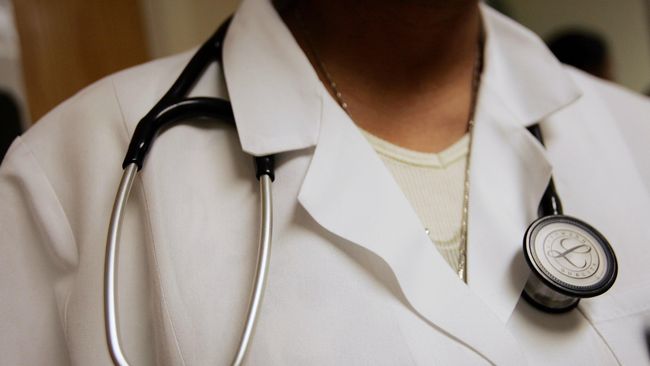 Lima Dokter Tampan Pemanis Instagram Media sosial seperti Instagram ternyata menjadikan lima dokter ini mendapat julukan dokter tampan.