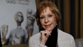 Carol Burnett Masih Suka Balas Surat Penggemar