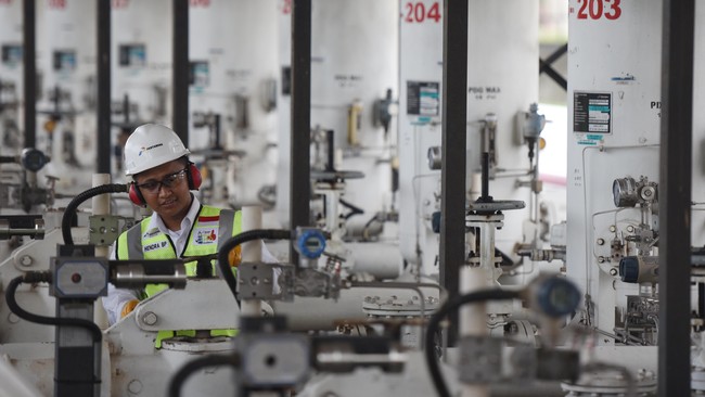 Kementerian ESDM menetapkan margin maksimal badan usaha penyalur avtur dari harga jual eceran avtur adalah 10 persen dari harga dasar.