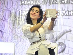 Virus Corona Menyebar, Syahrini: Cuci Tangan Harus Lebay!