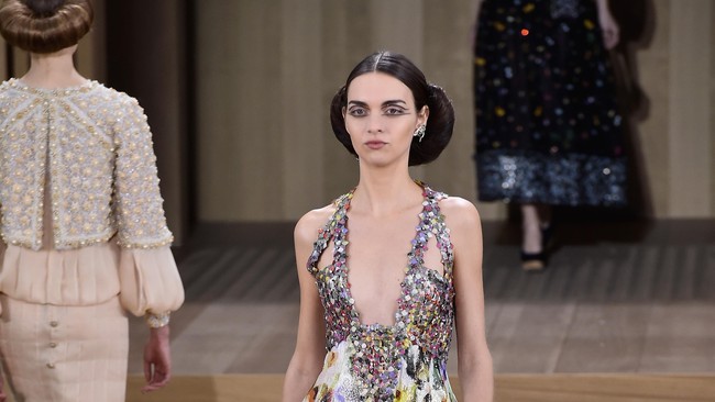'Rumah Boneka' dan Gaun Alam Bergaya Couture Chanel