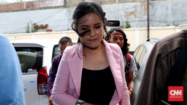 Jessica batal dilepaskan dari tahanan. Dua hari jelang masa tahanannya habis, berkas perkara pembunuhan di mana ia jadi tersangka dinyatakan lengkap.