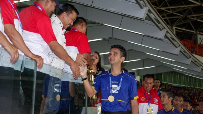 Wasit harus berupaya keras bertahan hidup karena kompetisi Liga 1 dan Liga 1 vakum di tengah darurat virus corona.