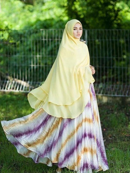 Foto: Pesona Selebgram Garut dengan Khimar Syari, Reista Putri 4 Foto: Pesona Selebgram Garut dengan Khimar Syari, Reista Putri 4