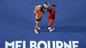 Potret Kejayaan Martina Hingis-Sania Mirza di Australia