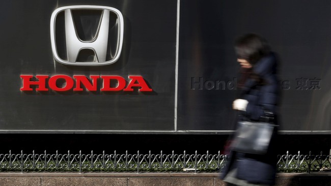 Industri otomotif di luar Amerika Serikat ketar-ketir karena tanpa diduga Donald Trump terpilih sebagai presiden Amerika Serikat yang baru.