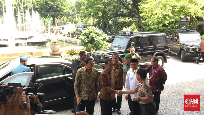 Polri sudah menindaklanjuti tuntutan warga dengan memproses hukum Ahok. Dengan tindakan Polri tersebut seharusnya masyarakat tak perlu lagi unjuk rasa.
