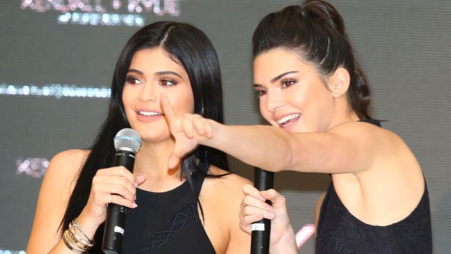 Buku ke-dua Kylie dan Kendall Jenner, Time of the Twins akan dirilis 15 November mendatang, berdasarkan informasi di akun Twitter mereka.