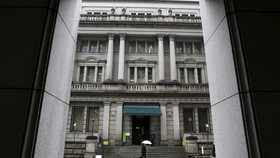 Bank Sentral Jepang Revisi Turun Inflasi Jadi 0,9 Persen