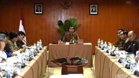 Jokowi Kumpulkan Menteri di Sidang Kabinet Paripurna Besok