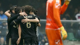 Juventus Empaskan Chievo 4-0 dan ke Puncak Serie-A