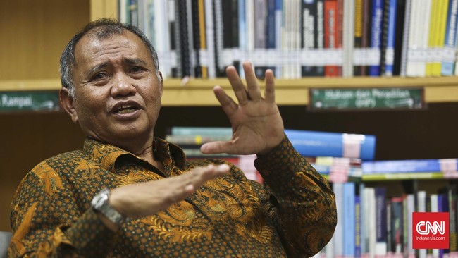 Dalam Undang-undang Aparatur Sipil Negara (ASN), keberadaan jaksa di lembaga lain tak diatur sebagaimana keberadaan aparat TNI dan Polri di instansi lain.