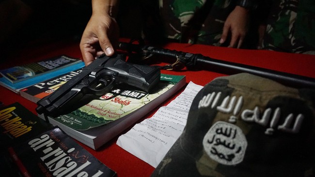 Sebanyak 17 WNI yang diduga simpatisan ISIS dideportasi oleh otoritas Turki karena terindikasi ikut dalam kegiatan konflik di Irak dan Suriah.