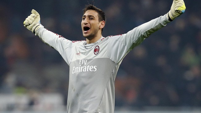 Di usia 17 tahun, Gianluigi Donnarumma bukan hanya telah menjalani debut untuk timnas Italia, tapi juga dilirik presiden Real Madrid, Florentino Perez.