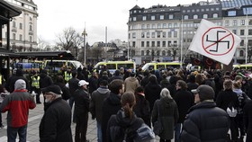 Demo Antiimigran di Swedia dan Inggris Berujung Bentrok