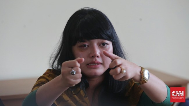 Kebijakan PDIP, ujar Eva, ialah mengambil tenaga ahli dari internal partai sebagai kaderisasi. Tenaga ahli dari legislator PDIP wajib punya Kartu Anggota PDIP.