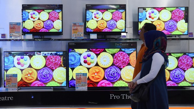 Menteri Komunikasi dan Informatika Johnny G Plate mengatakan tinggak sekitar 6 juta warga yang belum punya tv digital.
