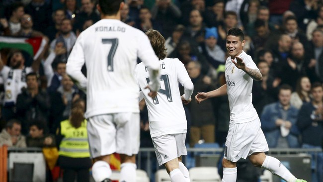 Hanya dalam waktu sembilan menit, gawang Espanyol sudah kebobolan tiga gol.