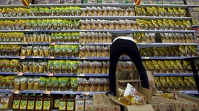 Mendag Tunda Kewajiban Penjualan Minyak Goreng Kemasan