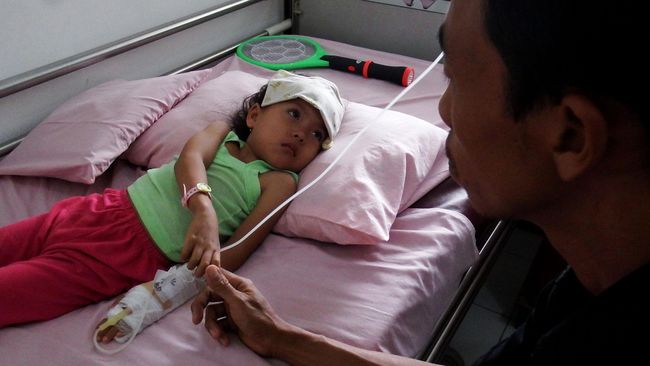 Ketika seseorang menderita demam berdarah dengue atau DBD ada tiga fase penyakit yang dilalui.