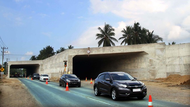 Badan Pengelola Jalan Tol menyatakan, hingga saat ini lahan yang dibebaskan untuk pembangunan jalan tol Trans Sumatera baru sebesar 80 persen.