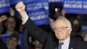 Sanders Kumpulkan Lebih Banyak Donasi dari Clinton di Januari