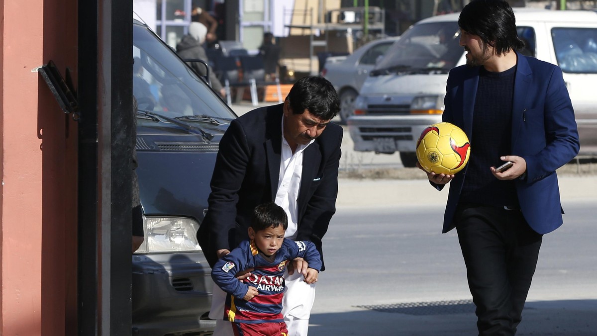 Aksi Murtaza Ahmadi Pakai Kostum Messi