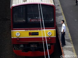 Lekas Pulih Mbak! Penumpang KRL Pingsan di Toilet Stasiun Pasar Minggu Baru
