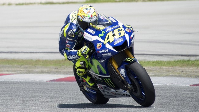 Valentino Rossi mengakui Jorge Lorenzo lebih impresif di tes Sepang. Namun, Rossi mengklaim melakukan tugas lebih berat dibanding Lorenzo.