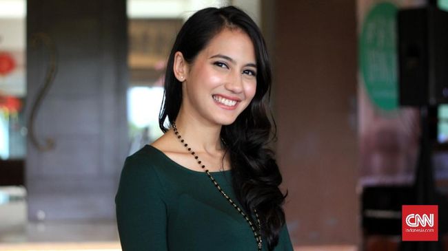 Pevita Pearce Menyiapkan Buku Baru