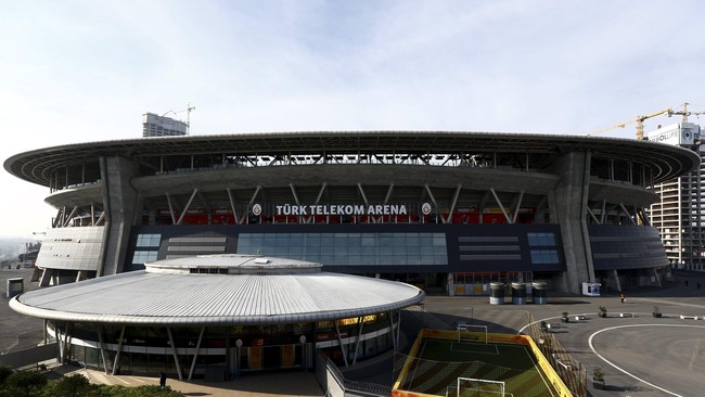 Utang klub Liga Super Turki itu kian menumpuk sehingga melanggar aturan financial fair play.