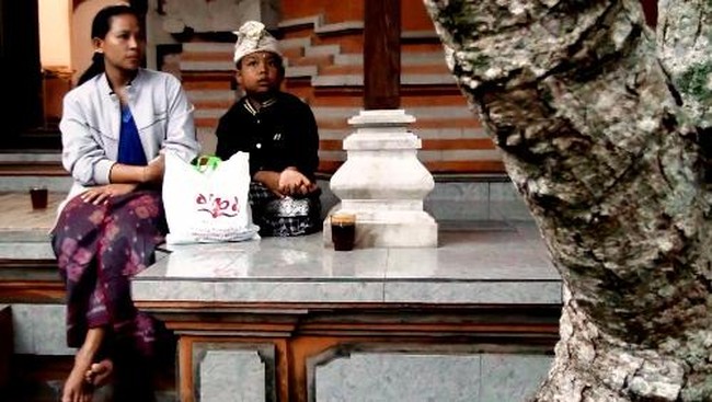 Usianya belum 9 tahun, tapi kemampuannya mendalang luar biasa. Dia adalah I Gusti Putu Gede Sastrawan. Kenalan yuk dengannya.