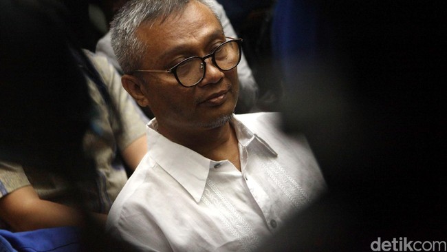Kasi Prasarana dan Sarana pada Suku Dinas Pendidikan Menengah Kota Administrasi Jakarta Barat ini sebelumnya telah didakwa merugikan negara hingga Rp81,4 miliar