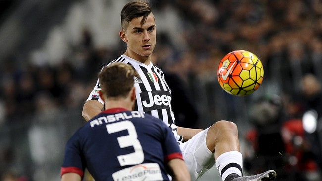 Kiper Genoa, Matia Perin, tiga kali melakukan penyelamatan untuk timnya.