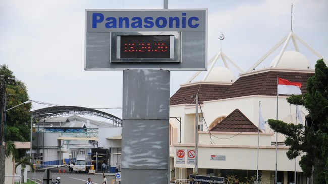 TNP2K menilai maraknya pemutusan hubungan kerja (PHK) di sektor industri disebabkan oleh pergeseran teknologi yang cepat dan tidak bisa terhidarkan.
