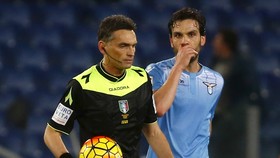 Laga Lazio vs Napoli Sempat Terhenti