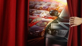 Membidik Peluang Saat Industri Otomotif Muram