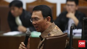PNS Jakarta Wajib Berseragam Putih-Hitam Setiap Rabu