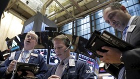 Bursa AS Jatuh Dihantam Sentimen Pemilu dan The Fed