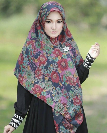 Foto: Mengenal Reista Putri, Hijabers Cantik dari Garut 5 Foto: Mengenal Reista Putri, Hijabers Cantik dari Garut 5